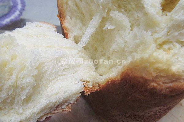 用面包机做面包的简易方法_奶香浓郁营养早餐