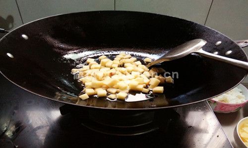 咖喱土豆牛肉炒饭步骤图4