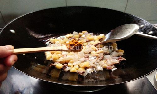 咖喱土豆牛肉炒饭步骤图5