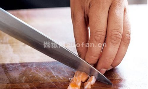 三文鱼寿司手卷步骤图3