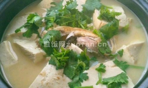 砂锅鱼头豆腐汤步骤图5