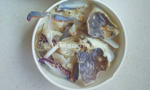 螃蟹豆腐汤步骤图1