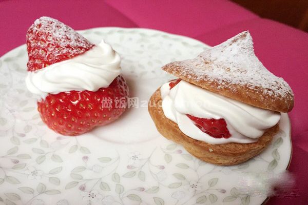 草莓泡芙的做法_给你一份草莓的甜蜜