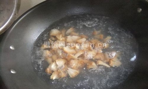 猴头菇煲鸡汤步骤图3