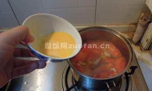 西红柿蘑菇鸡蛋汤步骤图3