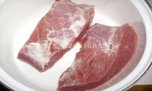 清炖牛肉汤步骤图1