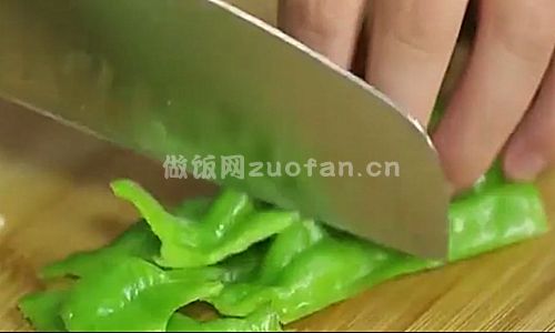 菠萝炒虾仁步骤图4