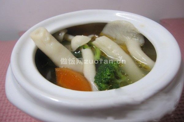 淮扬蘑菇菌汤的做法_超好喝的开胃汤品