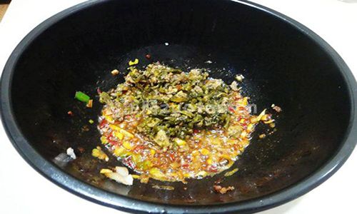 酸菜砂锅饵丝步骤图3