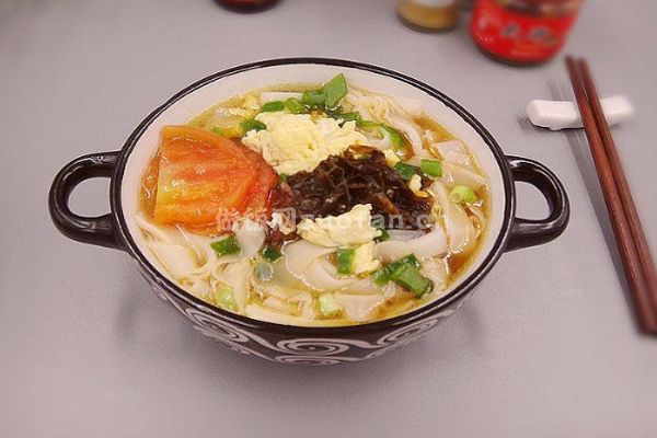 紫菜鸡蛋米干的正宗做法_云南最受欢迎的下饭菜