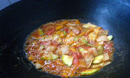 西红柿萝卜拌疙瘩汤步骤图3