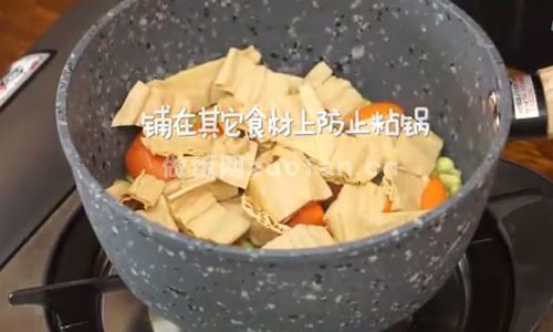 三鲜腐竹饭步骤图2