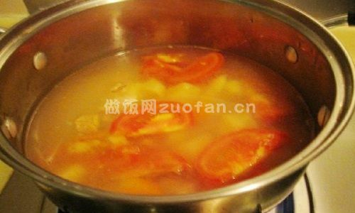 西红柿黄鱼汤步骤图2