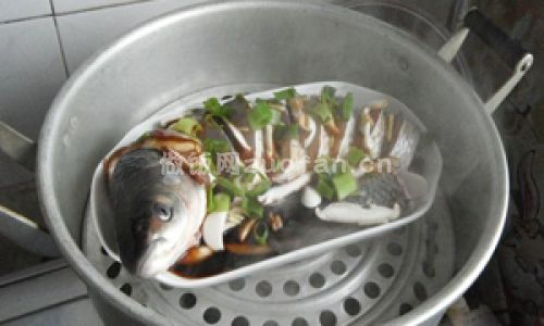 清蒸鱼的家常做法图解_清蒸鱼怎么做好吃-做饭