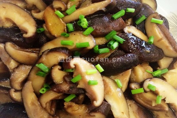清炒鲜香菇的的简单做法_家常清炒鲜香菇怎么做