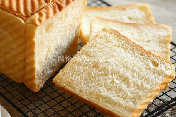 原味吐司面包的烤箱做法_吐司面包制作图解