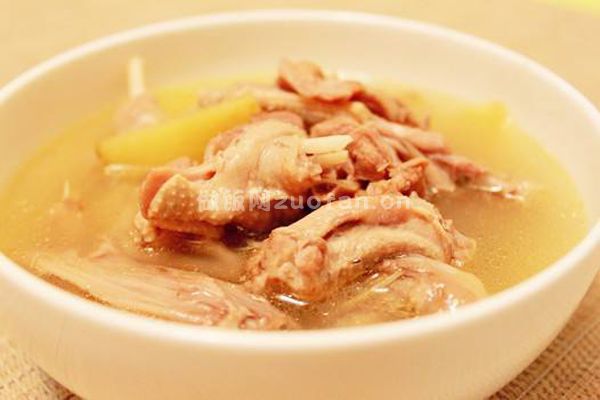 家常清炖老鸭汤的做法详解_怎么做清炖老鸭汤美味
