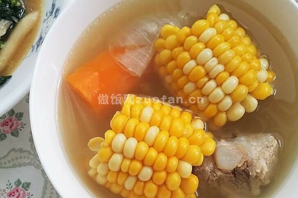 玉米排骨汤的简单做法_玉米排骨汤炖制方法
