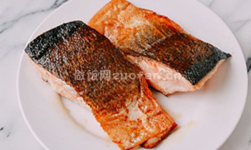 脆皮香煎葱姜三文鱼步骤图2