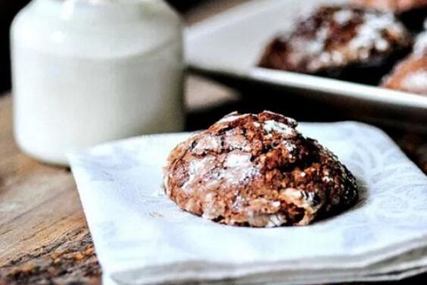 巧克力曲奇饼干的家常做法_自制简单巧克力曲奇饼干