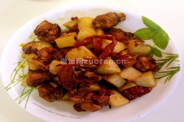红烧鸡腿炖土豆的简单做法_好吃的秘诀在这里