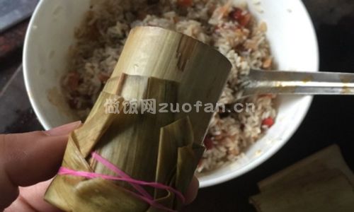 榄香海鲜竹筒饭步骤图3
