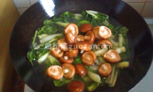 香菇青菜汤步骤图2