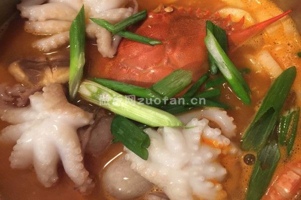 韩国经典海鲜汤的做法_营养均衡绝妙的搭配