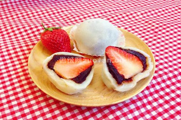 日本红豆草莓大福的做法_软糯中带点Q弹的可爱小点心