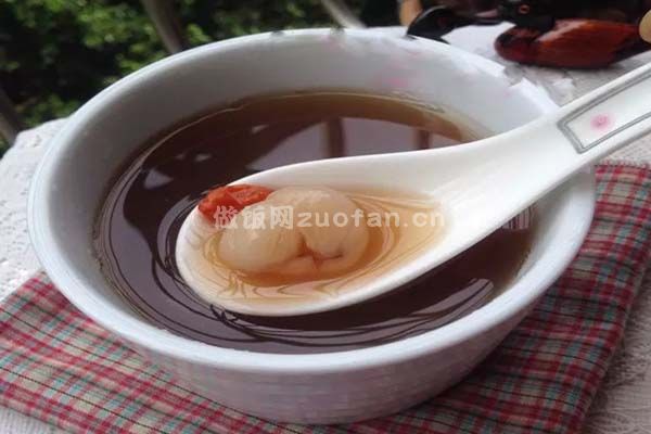 广东清补凉红枣生鱼汤的做法_减缓秋冬季节干燥的炖品