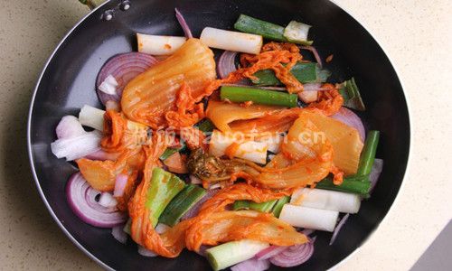 韩国泡菜火锅步骤图1