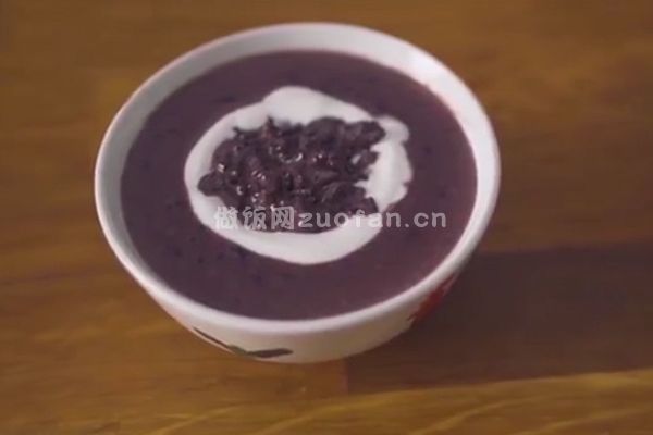 香甜靓粥椰汁紫米露的做法_清香油亮软糯适口