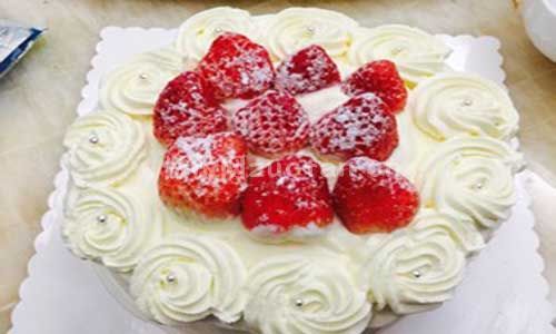 草莓杏仁淡奶油蛋糕步骤图4