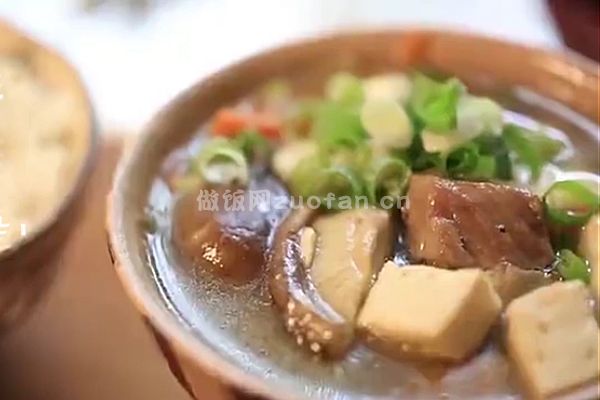 日本猪豚骨汤的做法_鲜香无比滋味浓郁