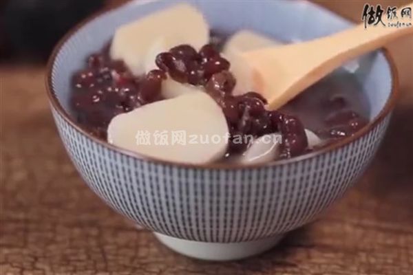 传统小吃红豆年糕汤的做法_冬日里的补血暖胃小甜品