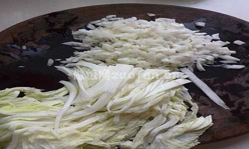白菜海米疙瘩汤步骤图1