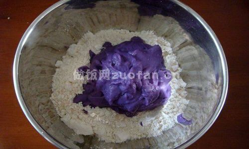 紫薯花朵枣泥馒头步骤图2