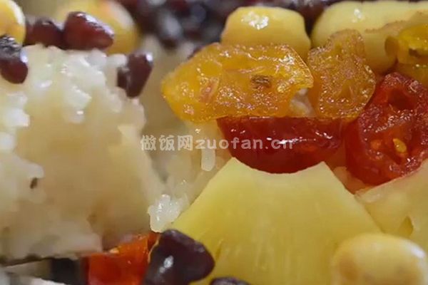 传统小吃八宝米糕怎么做好吃_春节餐桌首选甜菜