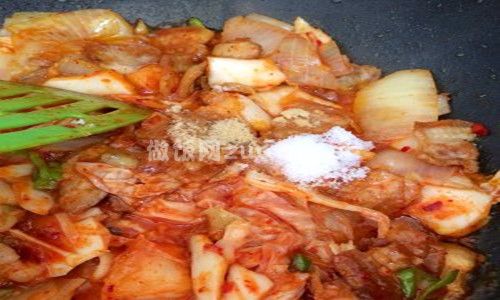 韩式泡菜炒五花肉步骤图4