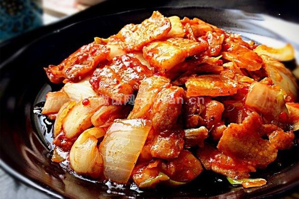 正宗韩式泡菜炒五花肉的做法_入口热辣肥而不腻