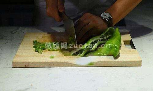 碎米芽菜炒饭步骤图1