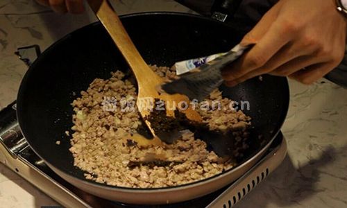 碎米芽菜炒饭步骤图4