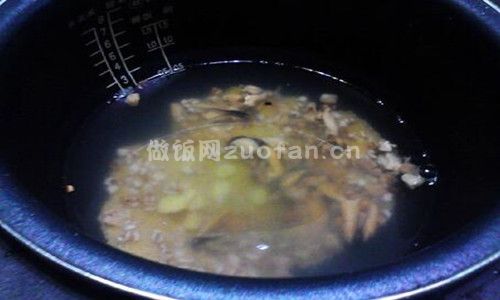 干贝淡菜薏仁小米粥步骤图3