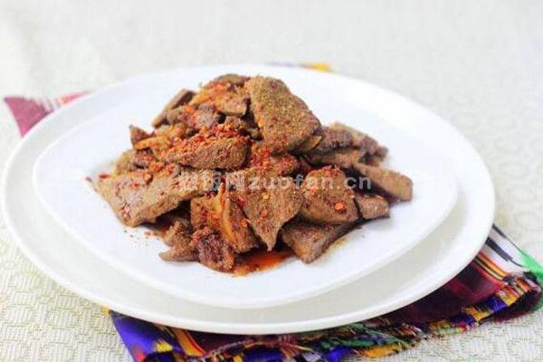 新疆炒烤羊肝的做法_挽救味蕾的羊肉料理