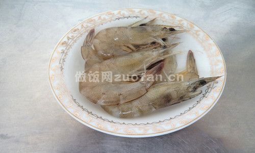 冬瓜大虾海鲜汤步骤图1