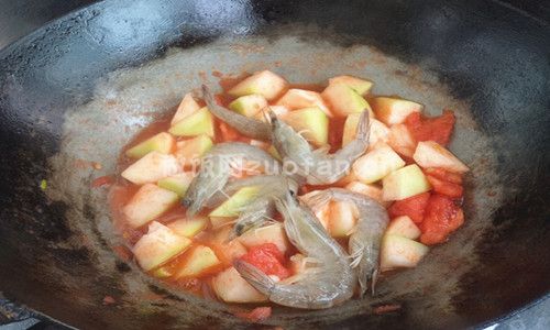 冬瓜大虾海鲜汤步骤图4