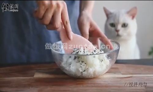 爆浆培根米饭卷步骤图1