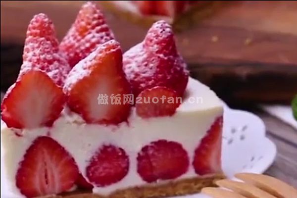 草莓乳酪芝士蛋糕的做法_颜值爆表免烤箱