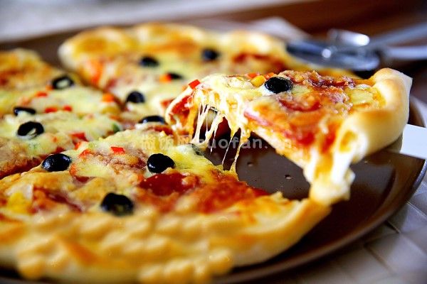 意式芝心披萨的做法_咬上一口回味无穷