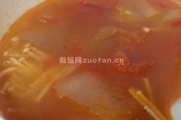 冬瓜西红柿金针菇汤的做法_低卡暖胃素汤